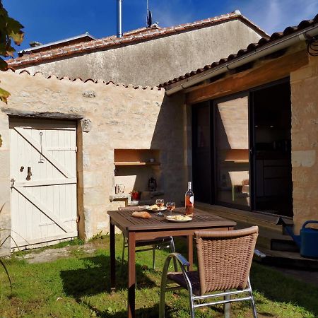 Saint-Amant-de-Boixe La Maison De Thomas מראה חיצוני תמונה