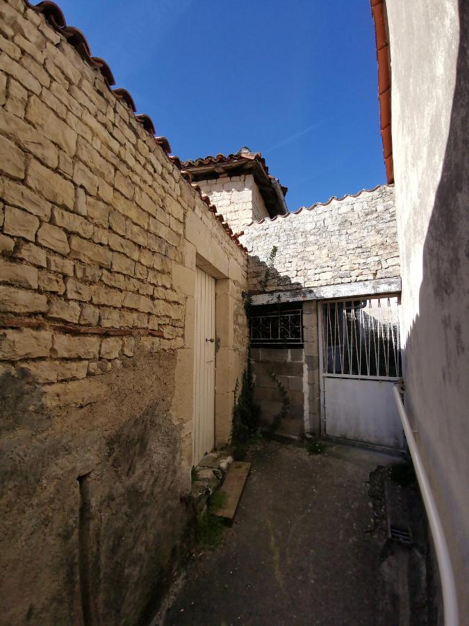 Saint-Amant-de-Boixe La Maison De Thomas מראה חיצוני תמונה