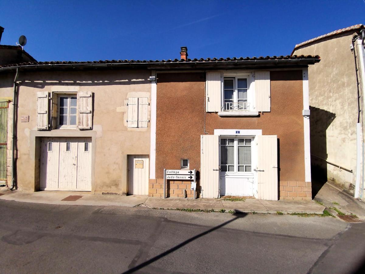 Saint-Amant-de-Boixe La Maison De Thomas מראה חיצוני תמונה