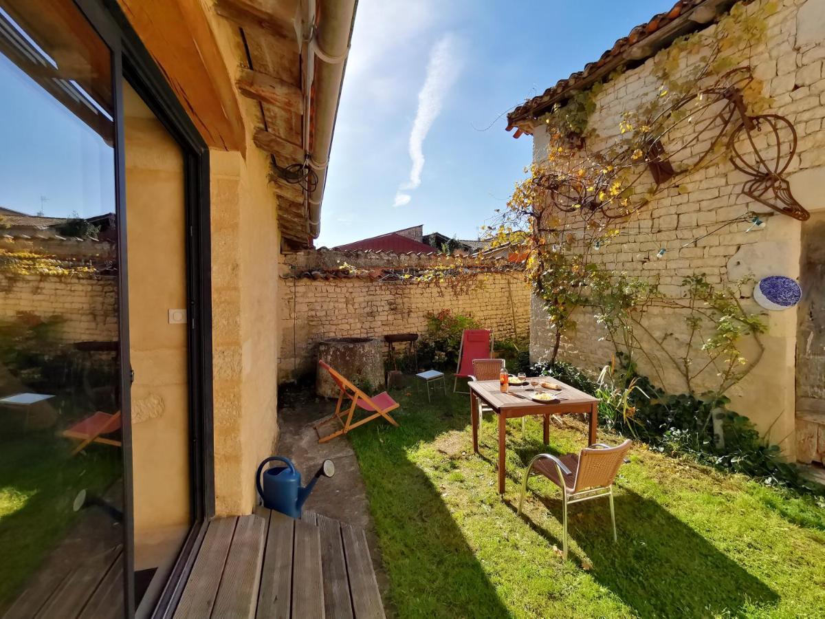 Saint-Amant-de-Boixe La Maison De Thomas מראה חיצוני תמונה