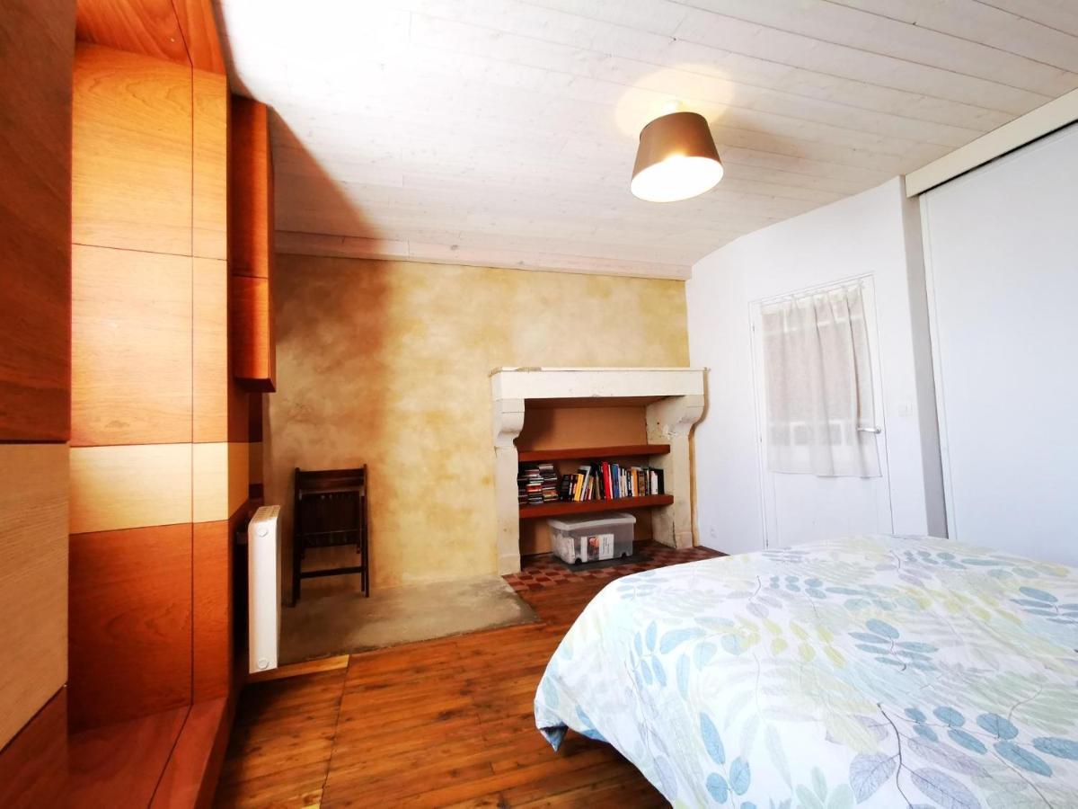 Saint-Amant-de-Boixe La Maison De Thomas מראה חיצוני תמונה